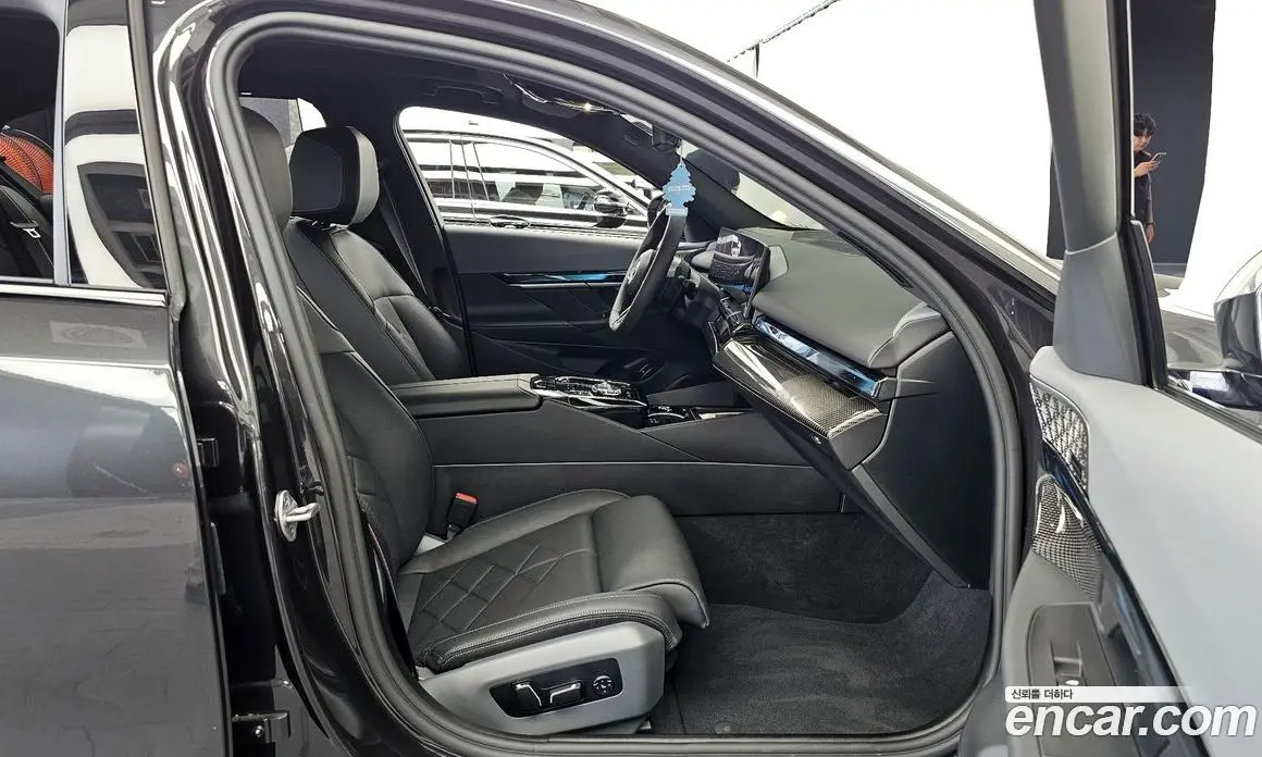 BMW 5 серия 2025 2.0 автомат (гидро), фото 17 BMW 5 серия 2025 2.0 автомат (гидро), фото 17