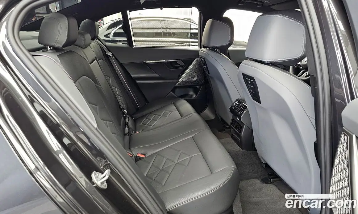 BMW 5 серия 2025 2.0 автомат (гидро), фото 18 BMW 5 серия 2025 2.0 автомат (гидро), фото 18