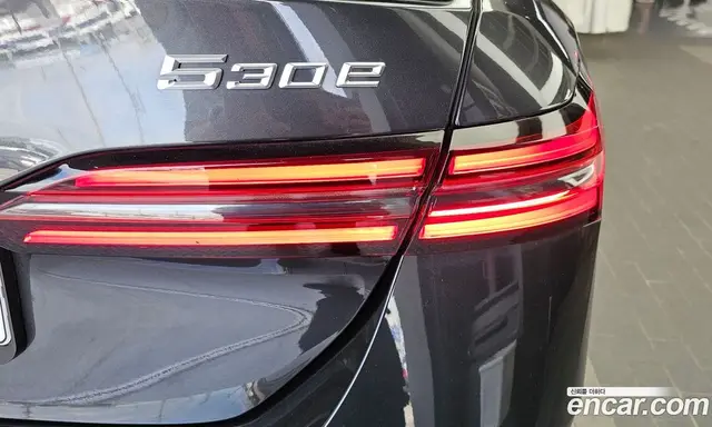 BMW 5 серия 2025 2.0 автомат (гидро), миниатюра 9 BMW 5 серия 2025 2.0 автомат (гидро), миниатюра 9