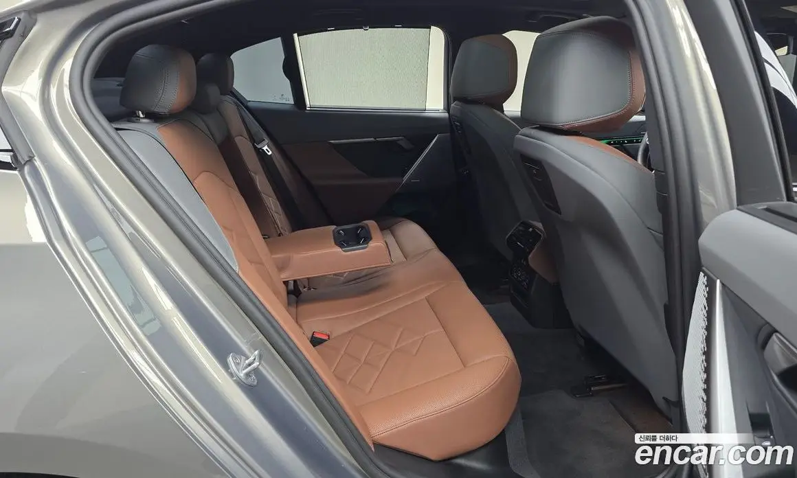 BMW 5 серия 2025 2.0 автомат (гидро), фото 15