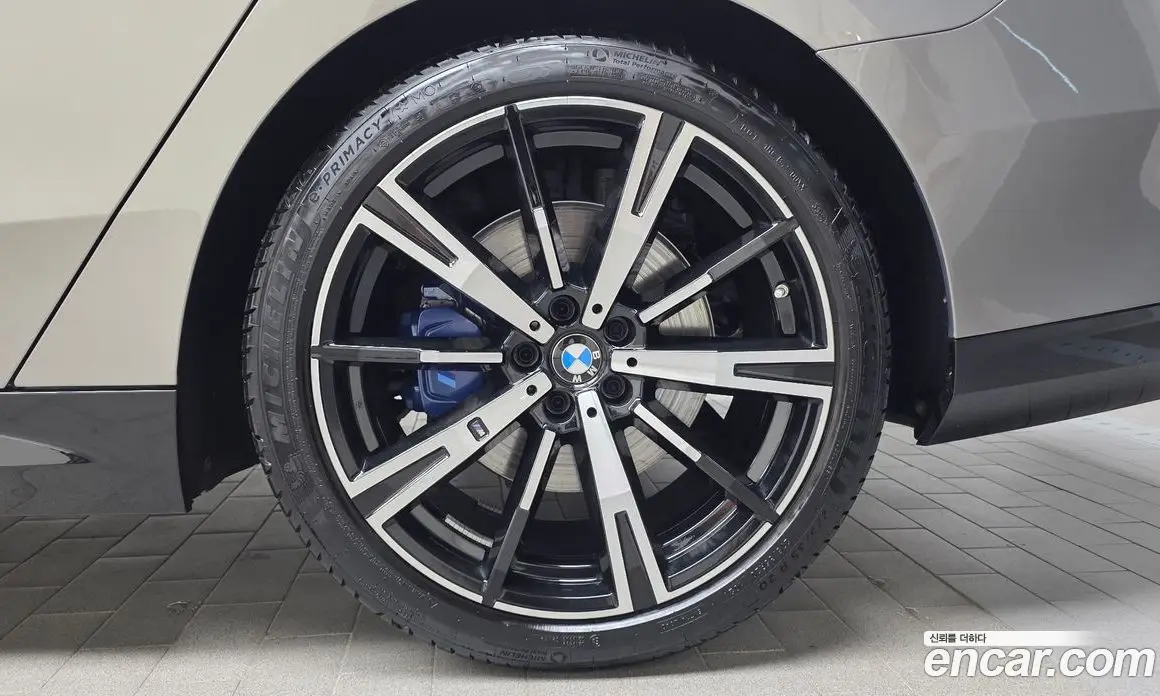 BMW 5 серия 2025 2.0 автомат (гидро), фото 6