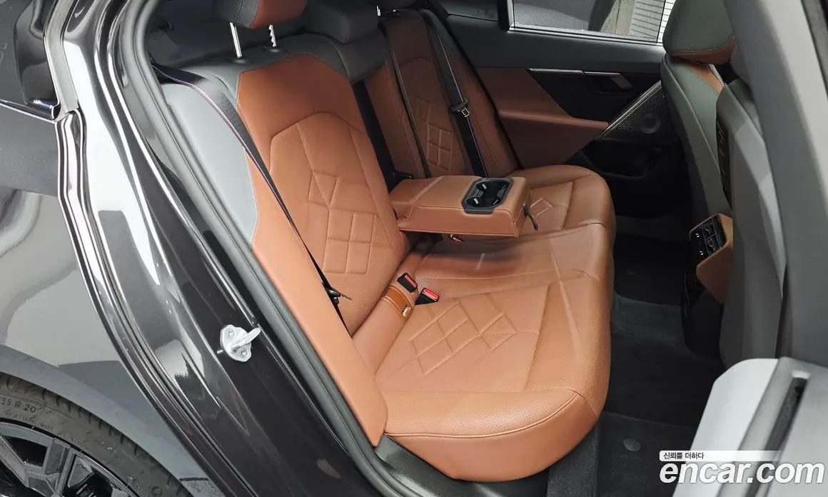 BMW 5 серия 2025 2.0 автомат (гидро), фото 18 BMW 5 серия 2025 2.0 автомат (гидро), фото 18
