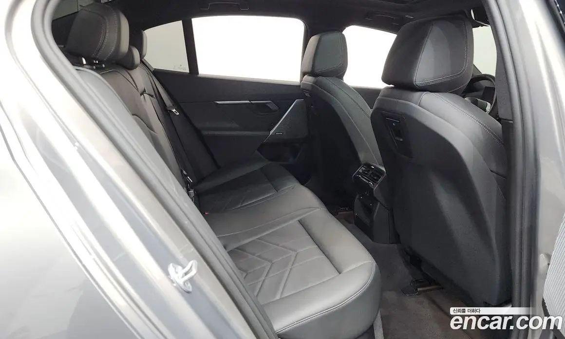 BMW 5 серия 2025 2.0 автомат (гидро), фото 16 BMW 5 серия 2025 2.0 автомат (гидро), фото 16