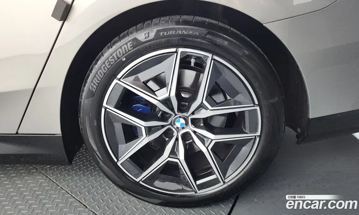 BMW 5 серия 2025 2.0 автомат (гидро), фото 6 BMW 5 серия 2025 2.0 автомат (гидро), фото 6