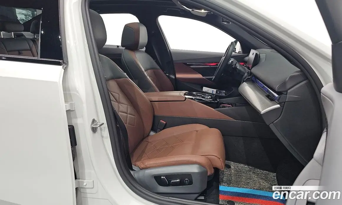 BMW 5 серия 2025 2.0 автомат (гидро), фото 12 BMW 5 серия 2025 2.0 автомат (гидро), фото 12
