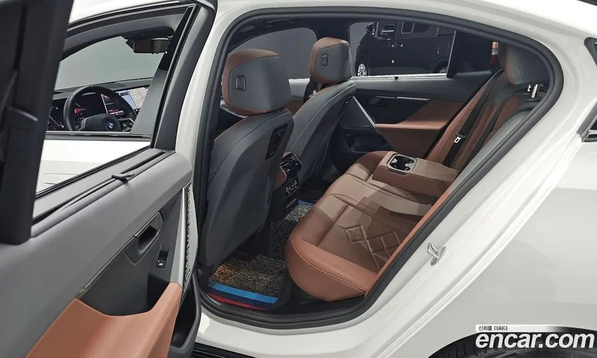 BMW 5 серия 2025 2.0 автомат (гидро), фото 17 BMW 5 серия 2025 2.0 автомат (гидро), фото 17