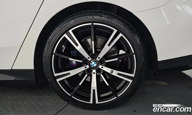 BMW 5 серия 2025 2.0 автомат (гидро), миниатюра 6 BMW 5 серия 2025 2.0 автомат (гидро), миниатюра 6