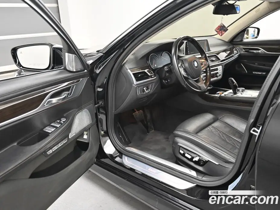 BMW 7 серия 2015 4.4 автомат (гидро), фото 12