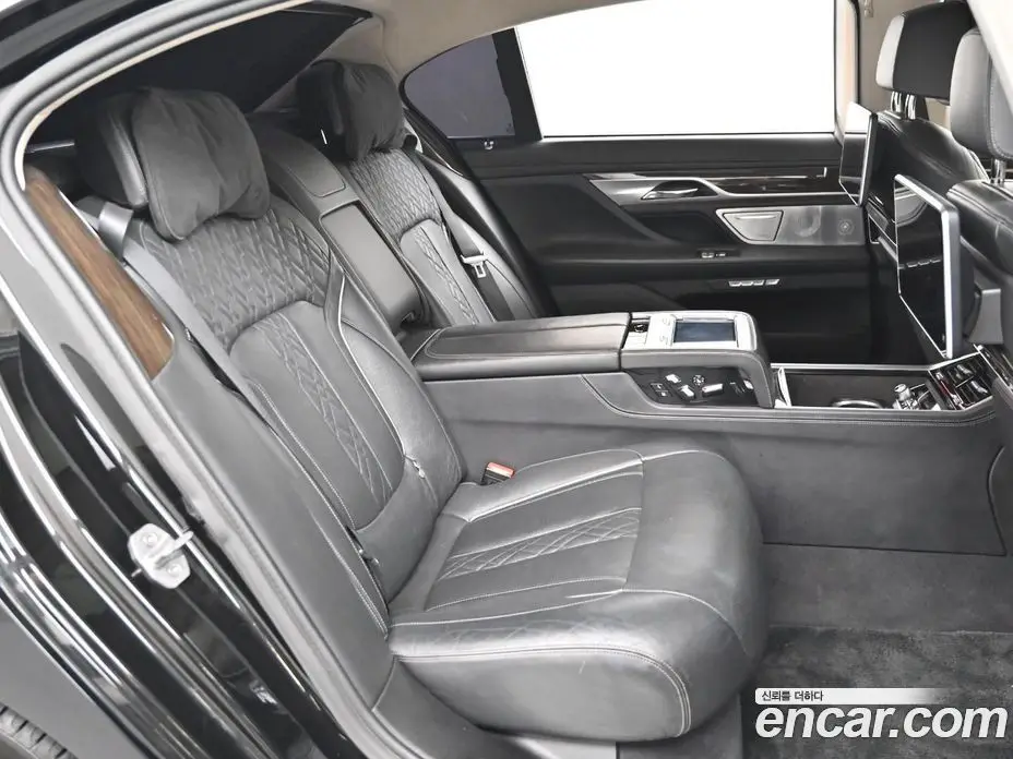 BMW 7 серия 2015 4.4 автомат (гидро), фото 13