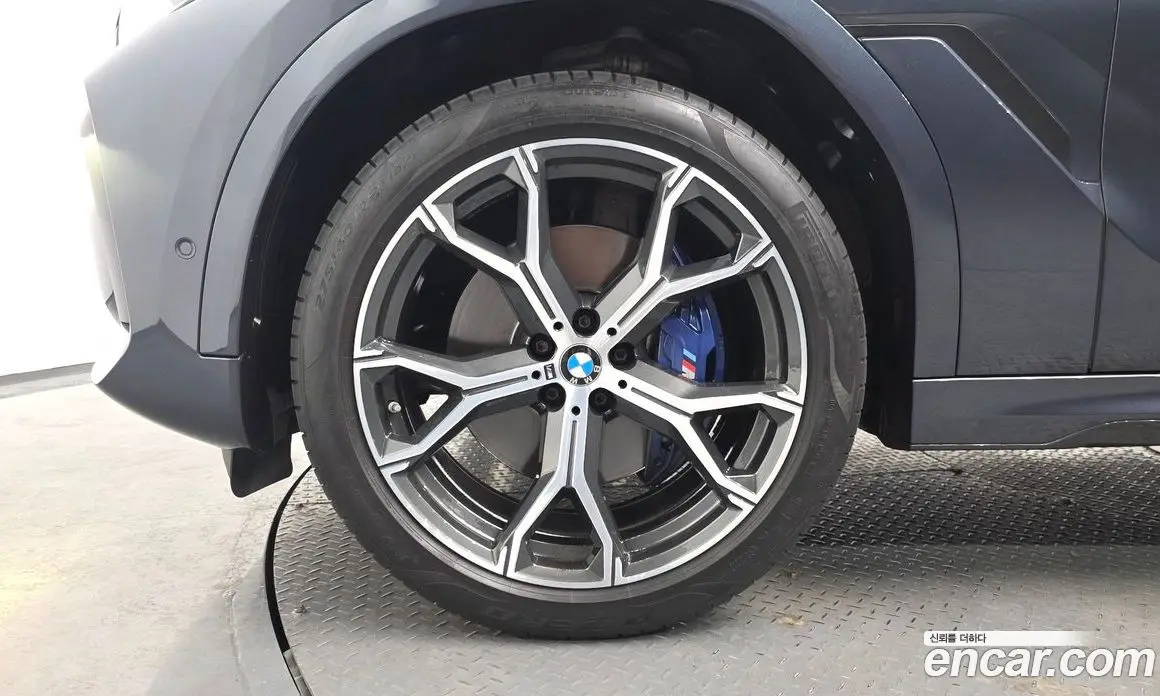 BMW X6 2022 3.0 автомат (гидро), фото 4