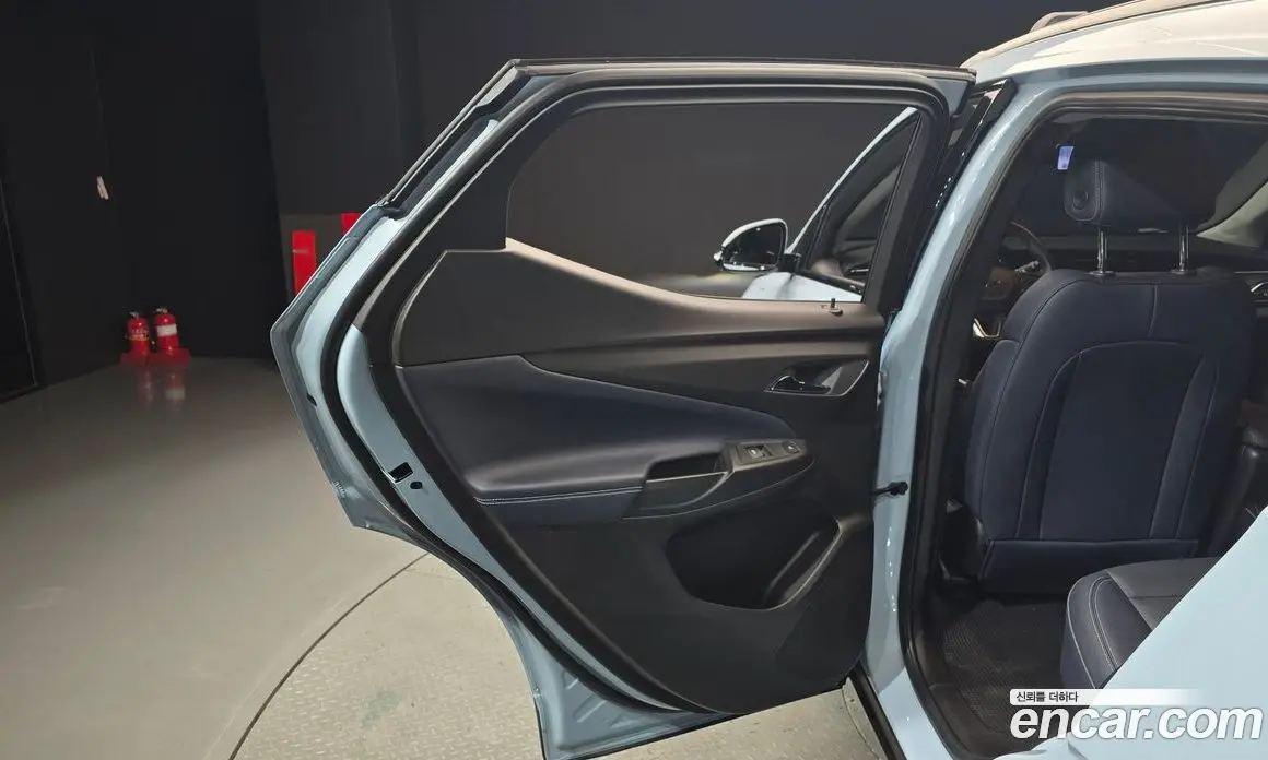 Chevrolet 볼트 EUV 2023 0.2 автомат (гидро), фото 15