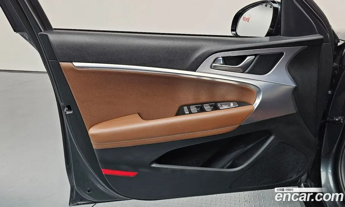Genesis G70 2018 2.0 автомат (гидро), фото 14 Genesis G70 2018 2.0 автомат (гидро), фото 14