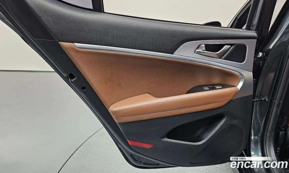 Genesis G70 2018 2.0 автомат (гидро), фото 15 Genesis G70 2018 2.0 автомат (гидро), фото 15