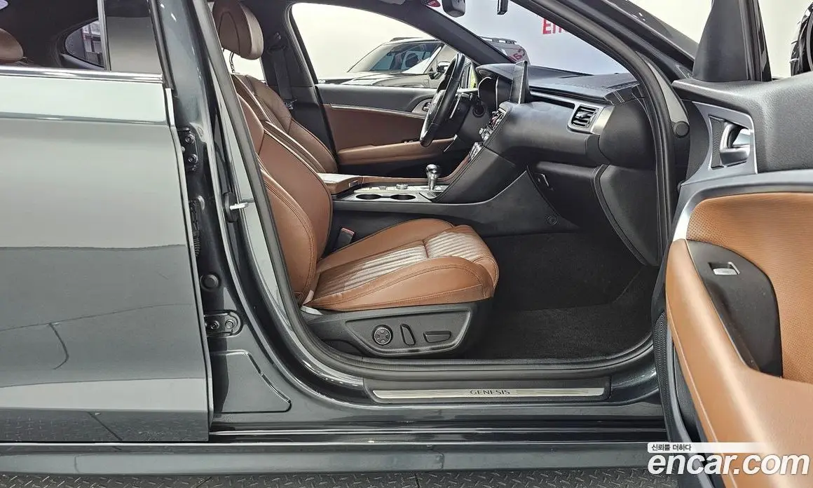 Genesis G70 2018 2.0 автомат (гидро), фото 16 Genesis G70 2018 2.0 автомат (гидро), фото 16