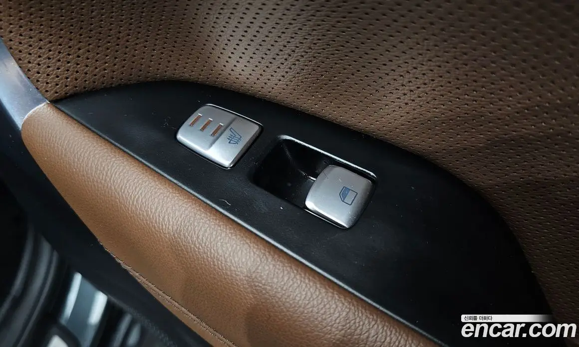 Genesis G70 2018 2.0 автомат (гидро), фото 24 Genesis G70 2018 2.0 автомат (гидро), фото 24