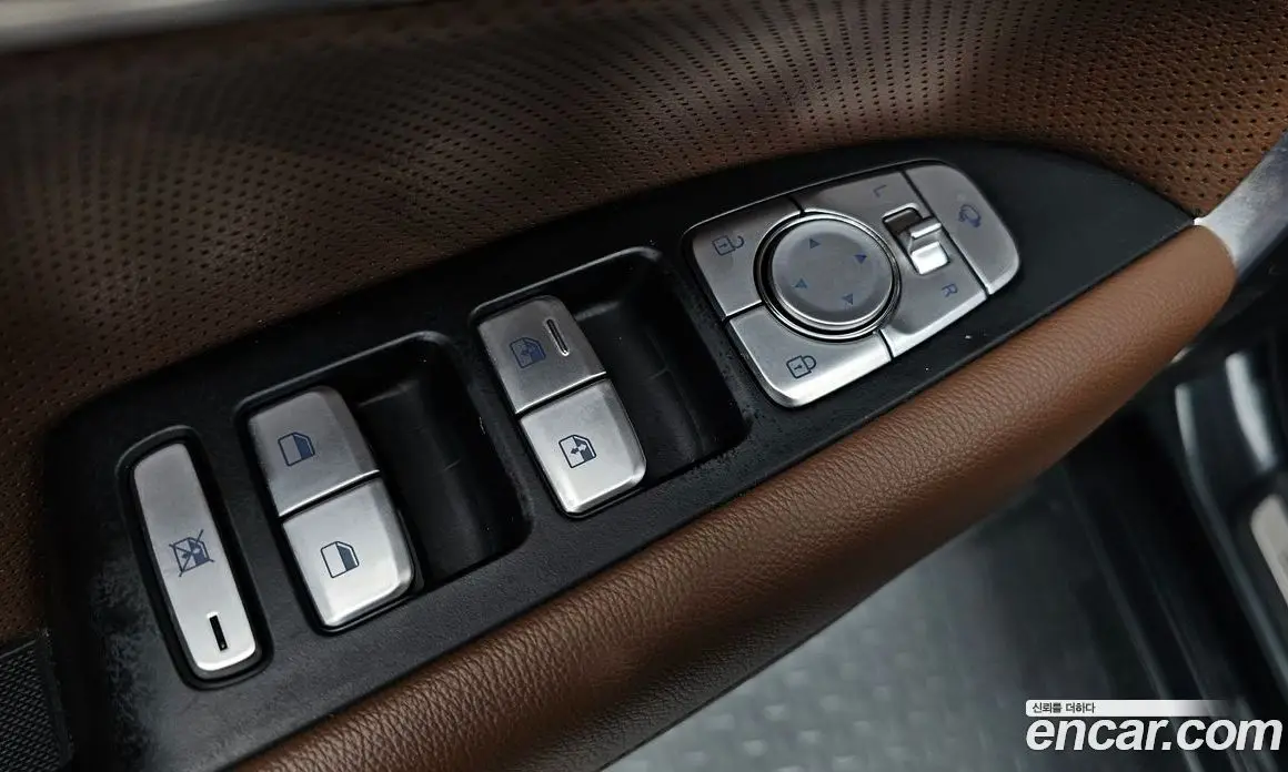 Genesis G70 2018 2.0 автомат (гидро), фото 27 Genesis G70 2018 2.0 автомат (гидро), фото 27