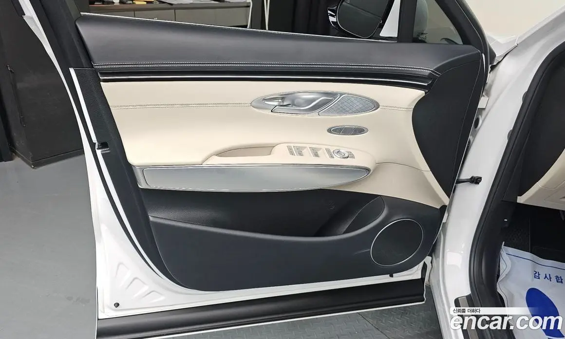 Genesis GV70 2021 2.5 автомат (гидро), фото 14 Genesis GV70 2021 2.5 автомат (гидро), фото 14