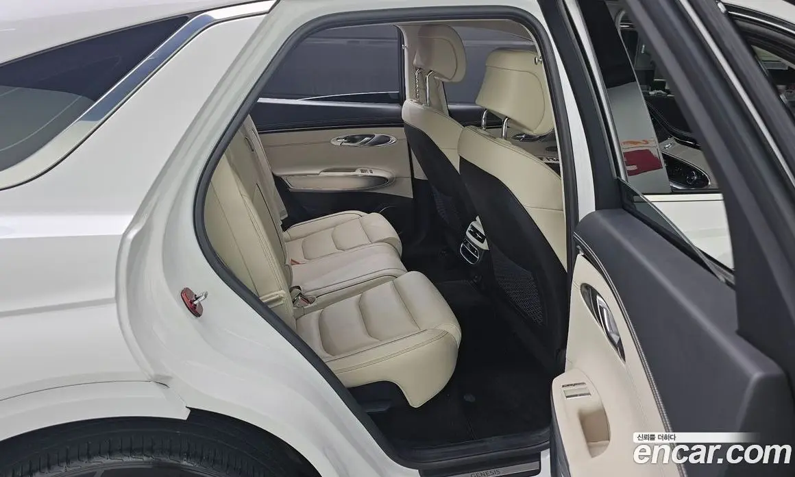 Genesis GV70 2021 2.5 автомат (гидро), фото 18 Genesis GV70 2021 2.5 автомат (гидро), фото 18