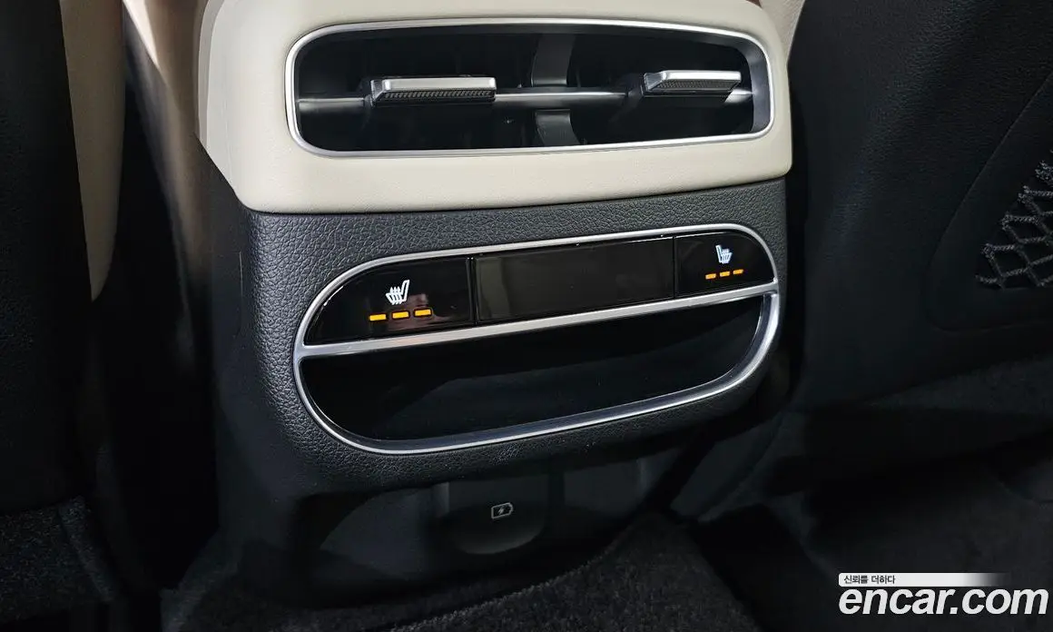 Genesis GV70 2021 2.5 автомат (гидро), фото 28 Genesis GV70 2021 2.5 автомат (гидро), фото 28