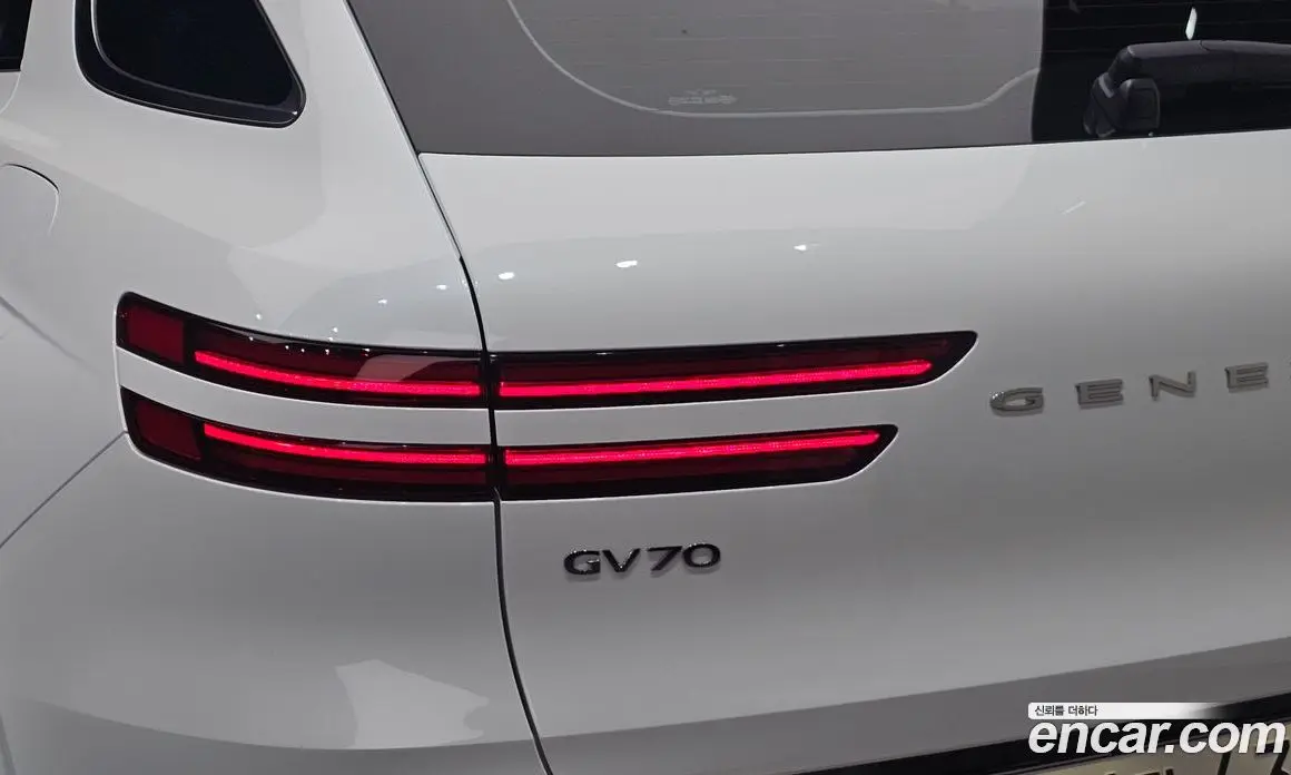 Genesis GV70 2021 2.5 автомат (гидро), фото 9 Genesis GV70 2021 2.5 автомат (гидро), фото 9