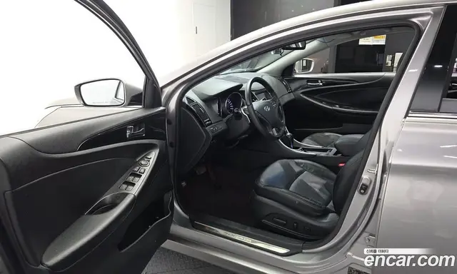 Hyundai Sonata 2009 2.0 автомат (гидро), миниатюра 10 Hyundai Sonata 2009 2.0 автомат (гидро), миниатюра 10