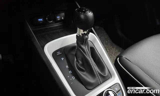 Hyundai Venue 2023 1.6 автомат (гидро), миниатюра 12