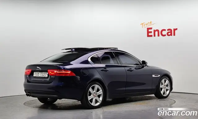 Jaguar XE 2017 2.0 автомат (гидро), миниатюра 2 Jaguar XE 2017 2.0 автомат (гидро), миниатюра 2