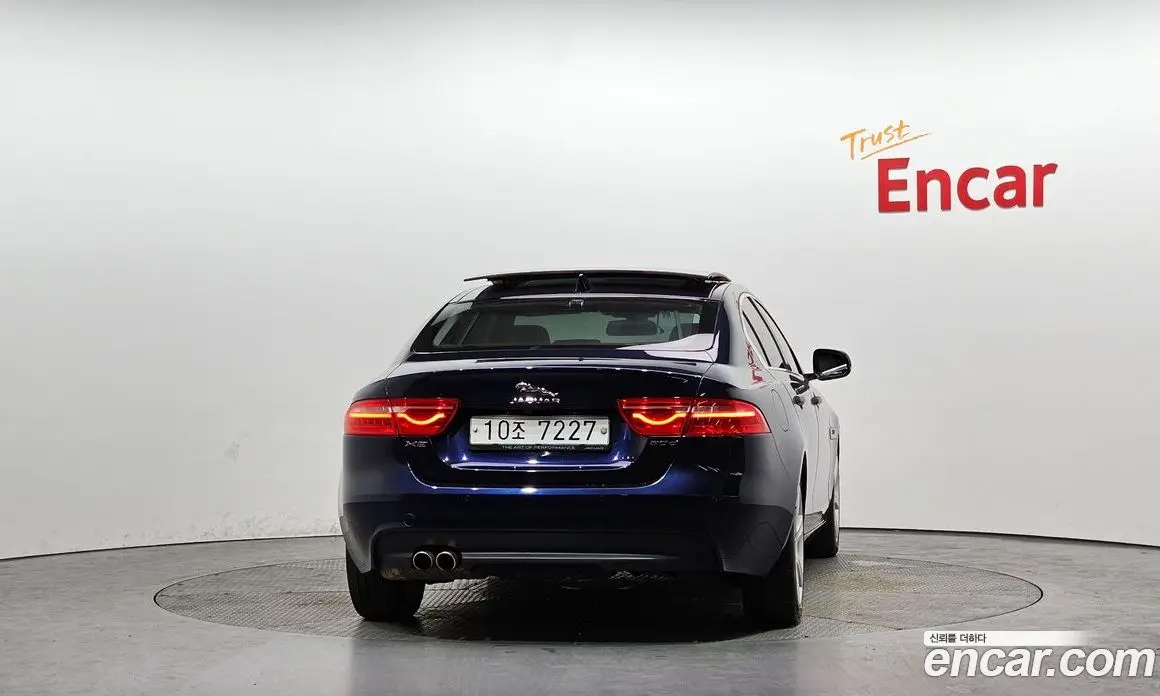 Jaguar XE 2017 2.0 автомат (гидро), фото 4 Jaguar XE 2017 2.0 автомат (гидро), фото 4