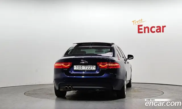 Jaguar XE 2017 2.0 автомат (гидро), миниатюра 4 Jaguar XE 2017 2.0 автомат (гидро), миниатюра 4