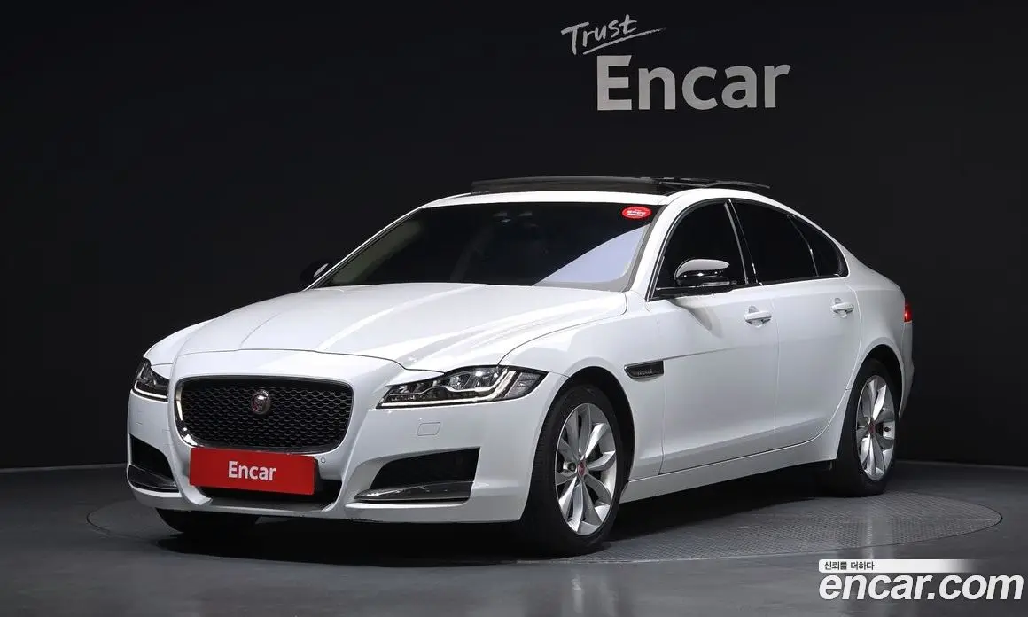 Jaguar XF 2019 2.0 автомат (гидро), фото 1 Jaguar XF 2019 2.0 автомат (гидро), фото 1