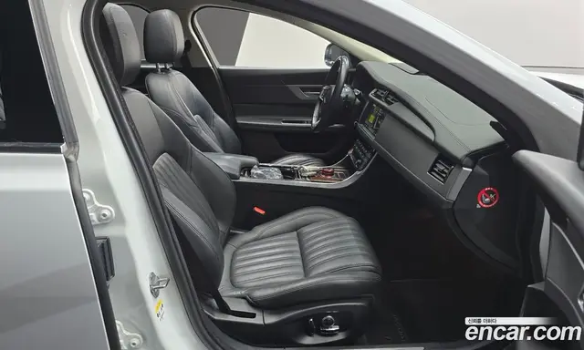 Jaguar XF 2019 2.0 автомат (гидро), миниатюра 11 Jaguar XF 2019 2.0 автомат (гидро), миниатюра 11