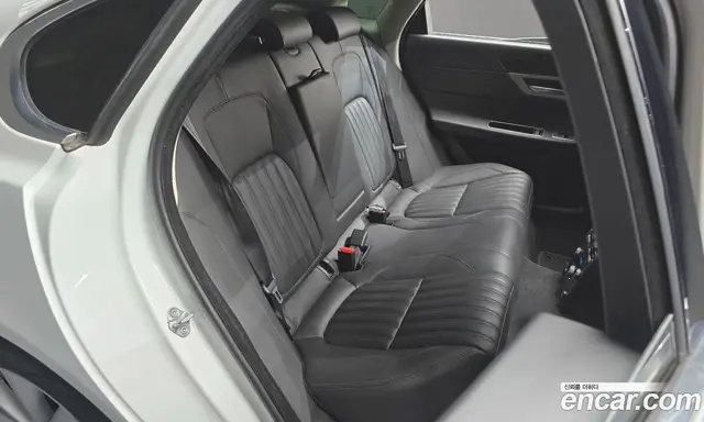 Jaguar XF 2019 2.0 автомат (гидро), миниатюра 12