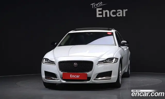 Jaguar XF 2019 2.0 автомат (гидро), миниатюра 3 Jaguar XF 2019 2.0 автомат (гидро), миниатюра 3