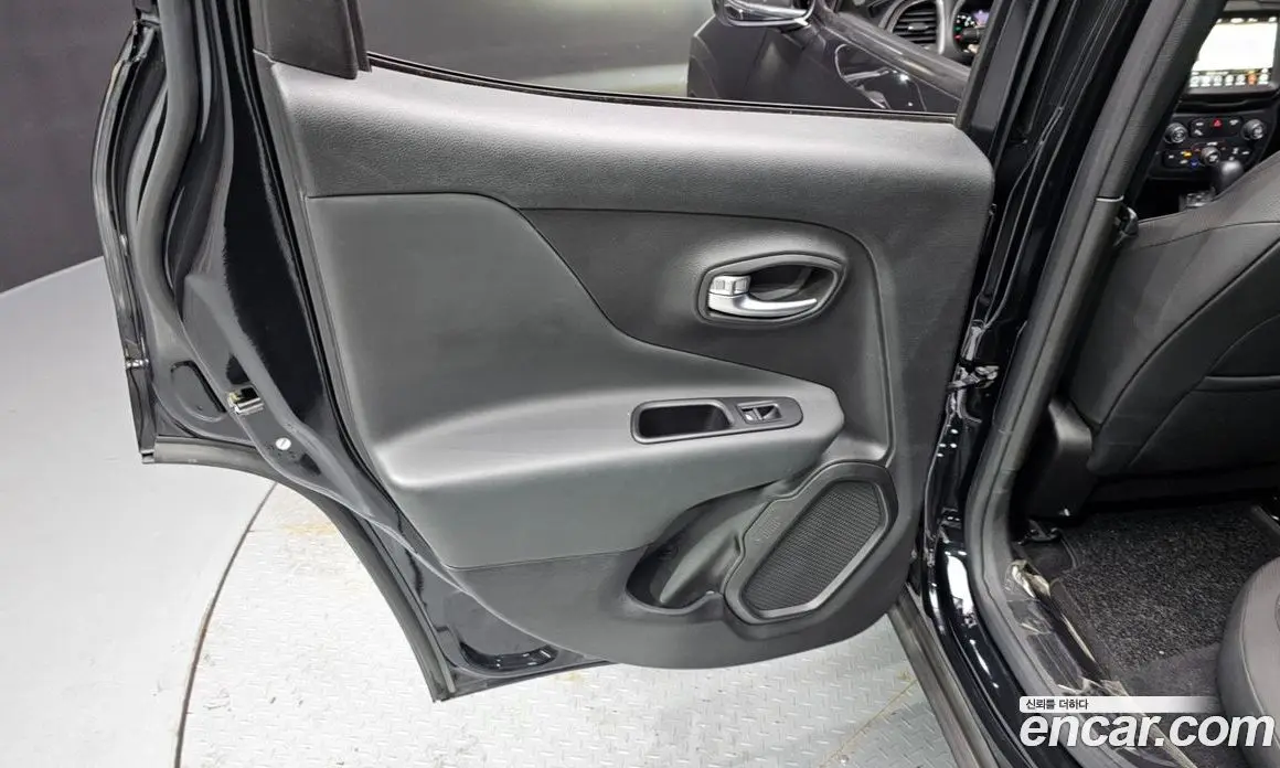 Jeep Renegade 2021 2.4 автомат (гидро), фото 15