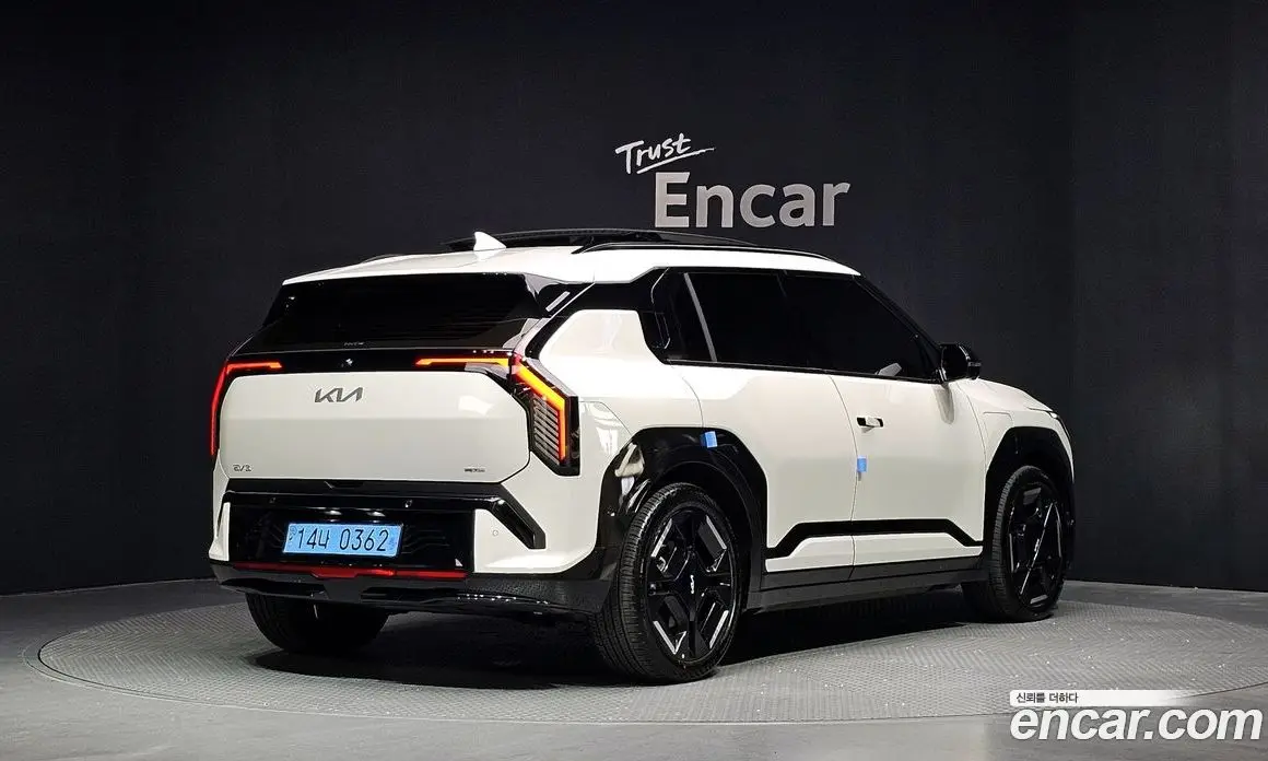 Kia EV3 2024 0.2 автомат (гидро), фото 2 Kia EV3 2024 0.2 автомат (гидро), фото 2