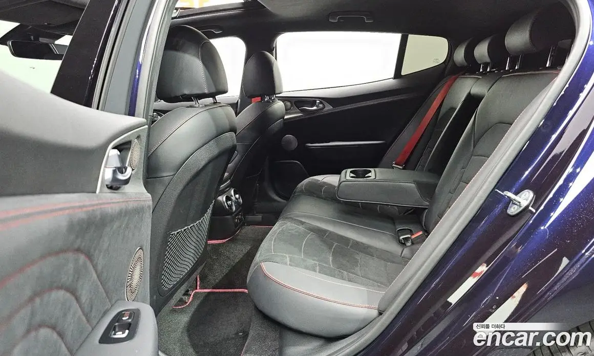 Kia Stinger 2022 3.3 автомат (гидро), фото 16 Kia Stinger 2022 3.3 автомат (гидро), фото 16