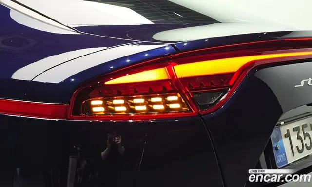 Kia Stinger 2022 3.3 автомат (гидро), миниатюра 8 Kia Stinger 2022 3.3 автомат (гидро), миниатюра 8