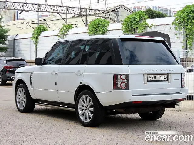 Land Rover Range Rover 2011 5.0 автомат (гидро), миниатюра 2 Land Rover Range Rover 2011 5.0 автомат (гидро), миниатюра 2