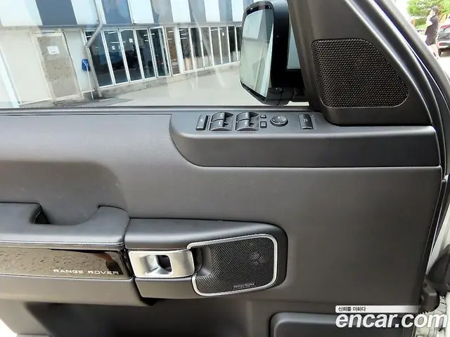Land Rover Range Rover 2011 5.0 автомат (гидро), миниатюра 11 Land Rover Range Rover 2011 5.0 автомат (гидро), миниатюра 11