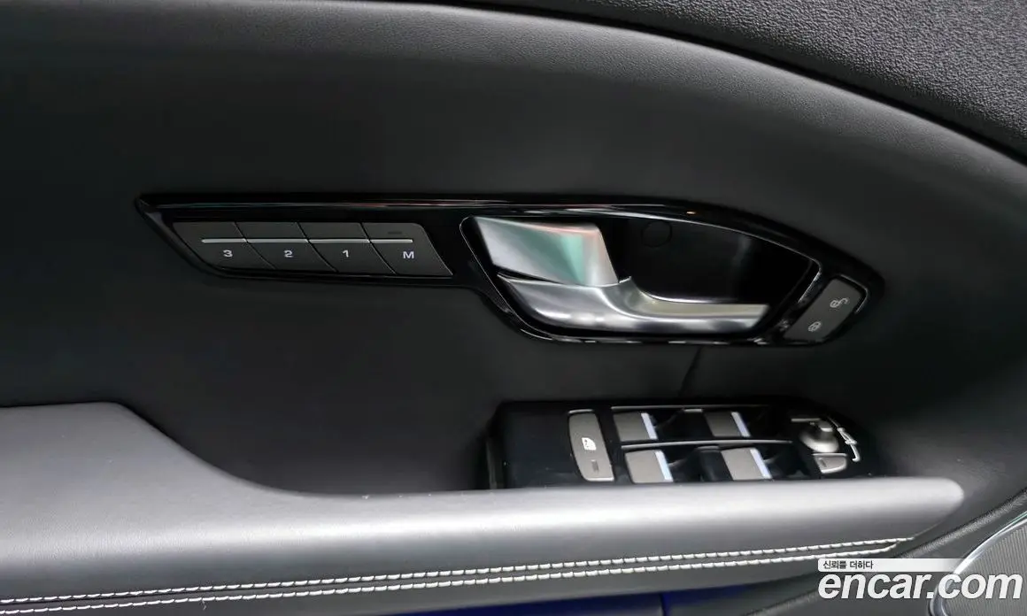 Land Rover Range Rover Evoque 2019 2.0 автомат (гидро), фото 14 Land Rover Range Rover Evoque 2019 2.0 автомат (гидро), фото 14