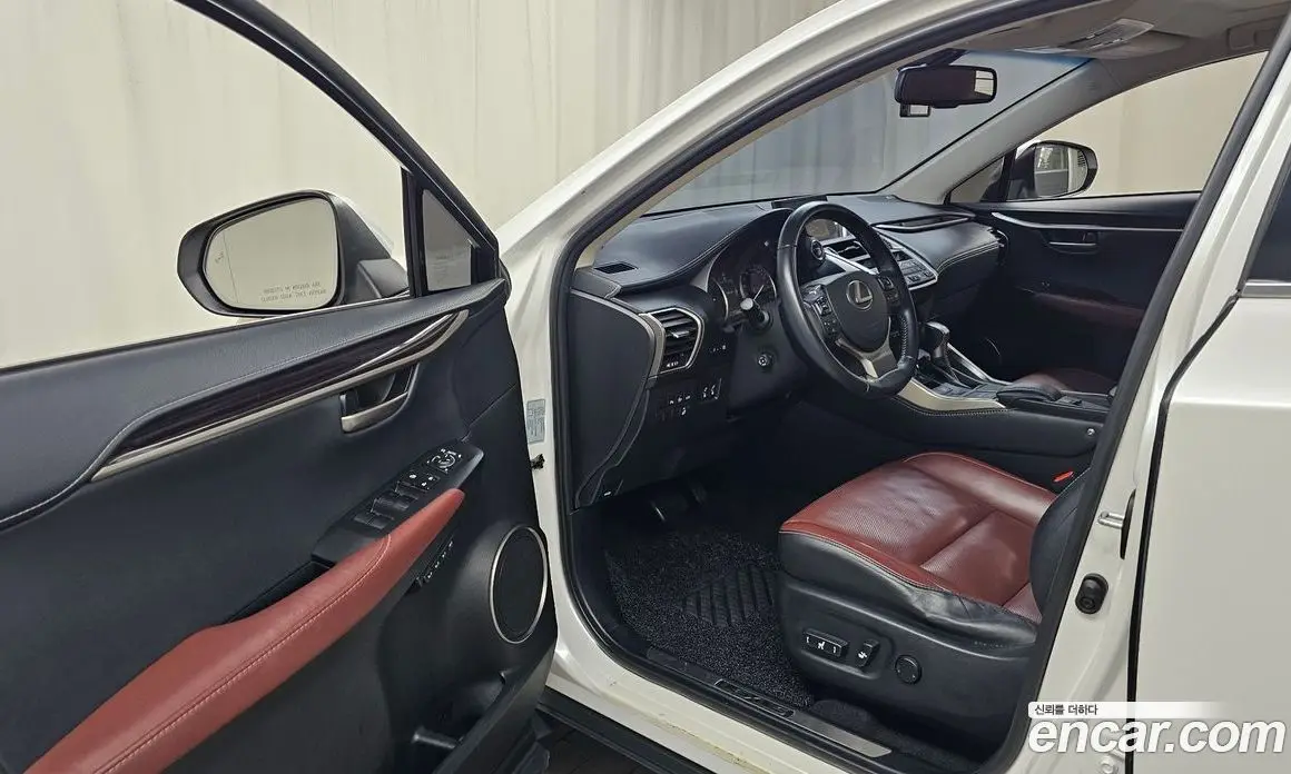 Lexus NX 2014 2.5 автомат (гидро), фото 12 Lexus NX 2014 2.5 автомат (гидро), фото 12