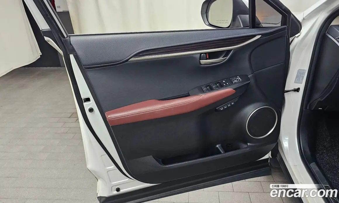 Lexus NX 2014 2.5 автомат (гидро), фото 13 Lexus NX 2014 2.5 автомат (гидро), фото 13