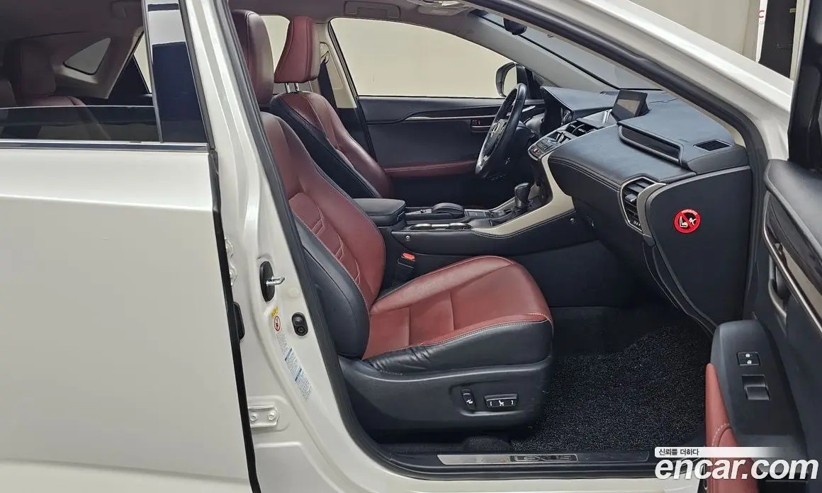 Lexus NX 2014 2.5 автомат (гидро), фото 15 Lexus NX 2014 2.5 автомат (гидро), фото 15