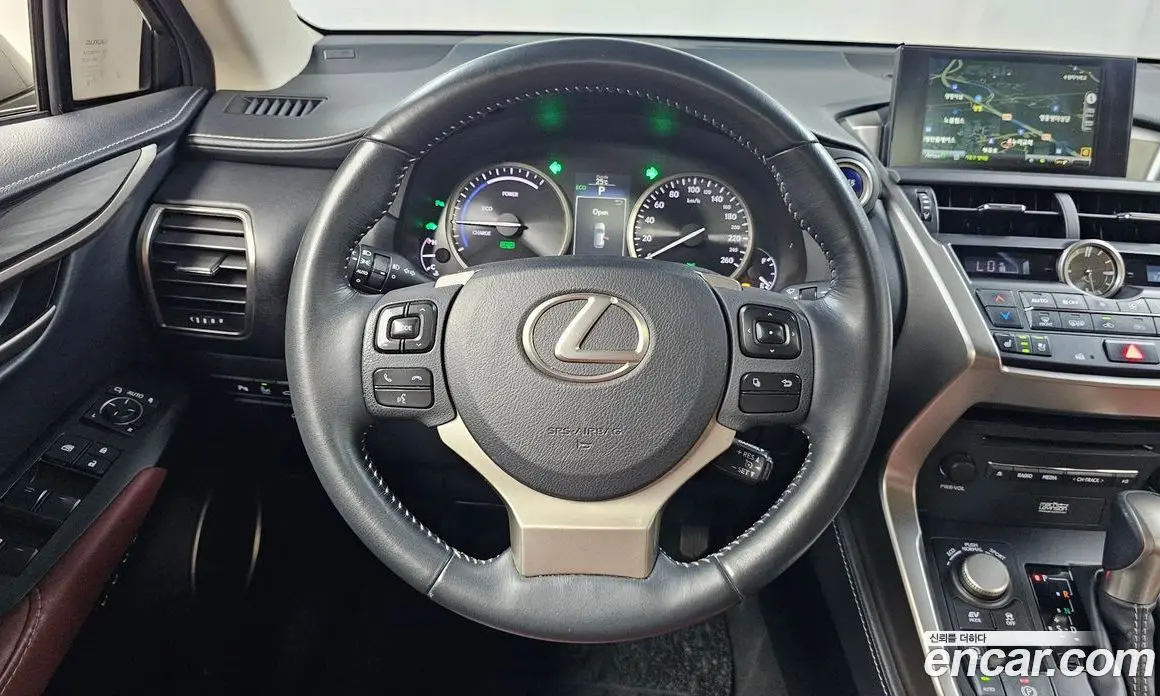 Lexus NX 2014 2.5 автомат (гидро), фото 17 Lexus NX 2014 2.5 автомат (гидро), фото 17