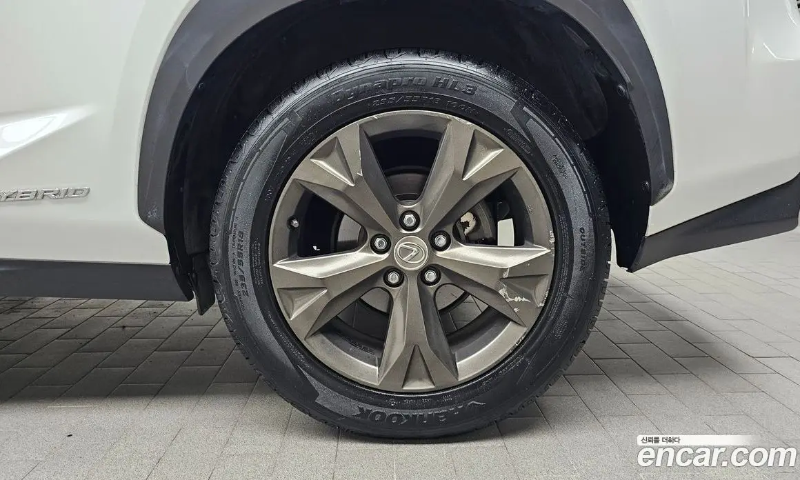 Lexus NX 2014 2.5 автомат (гидро), фото 6 Lexus NX 2014 2.5 автомат (гидро), фото 6