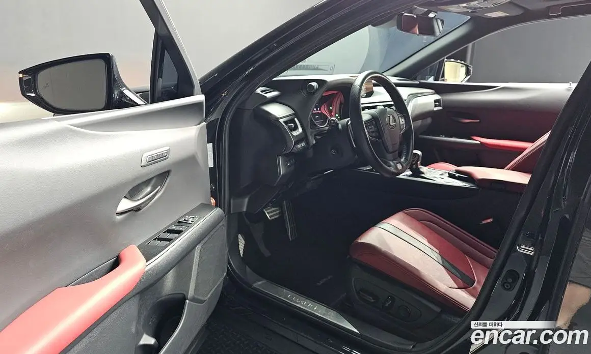 Lexus UX 2021 2.0 автомат (гидро), фото 13 Lexus UX 2021 2.0 автомат (гидро), фото 13