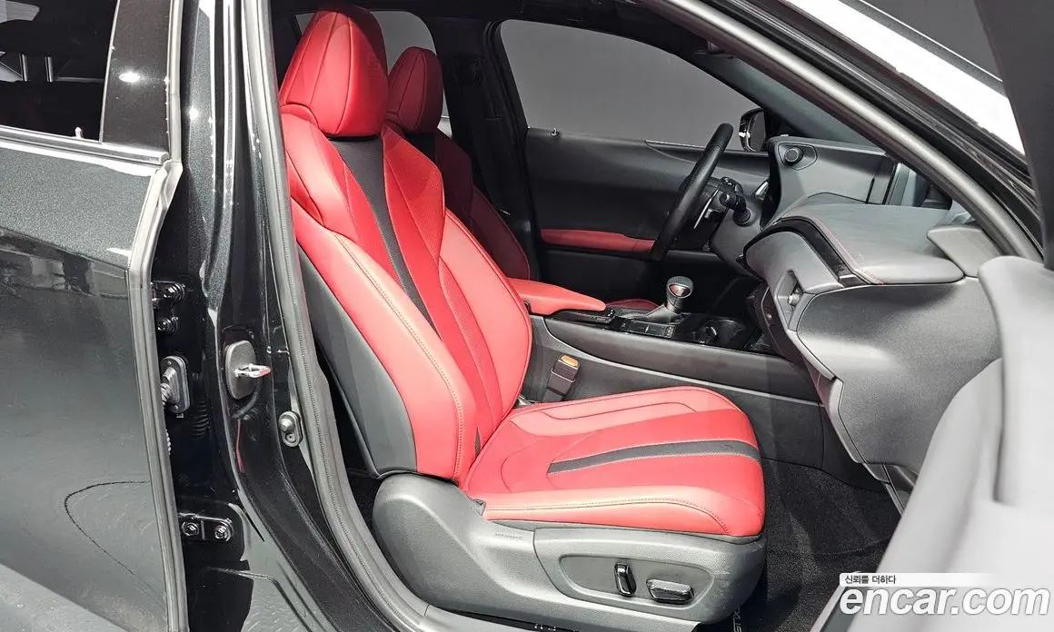 Lexus UX 2021 2.0 автомат (гидро), фото 17 Lexus UX 2021 2.0 автомат (гидро), фото 17