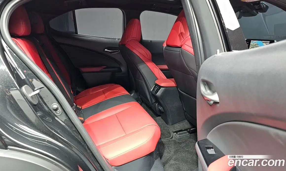 Lexus UX 2021 2.0 автомат (гидро), фото 18 Lexus UX 2021 2.0 автомат (гидро), фото 18
