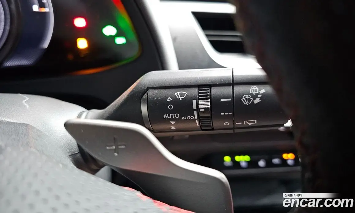 Lexus UX 2021 2.0 автомат (гидро), фото 30 Lexus UX 2021 2.0 автомат (гидро), фото 30