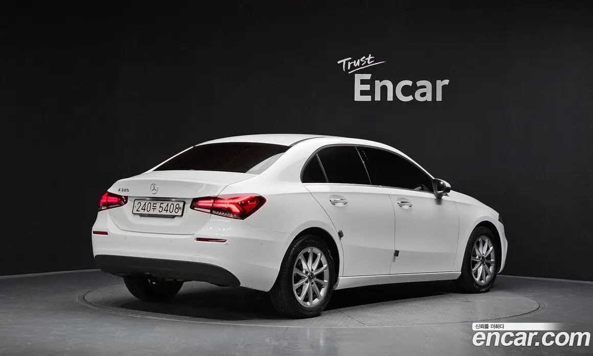 Mercedes-Benz A-Class 2020 2.0 автомат (гидро), фото 1 Mercedes-Benz A-Class 2020 2.0 автомат (гидро), фото 1